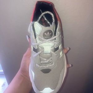 Adidas men’s 4/ women’s 5.5 sage green never worn